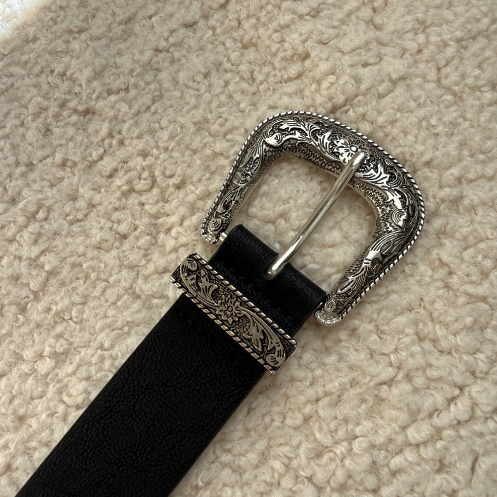 Black & Silver Western Buckle Belt - Picture 3 of 4